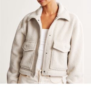 Abercrombie Sherpa Cropped Shirt Jacket - size M - cutest shacket! 🤍